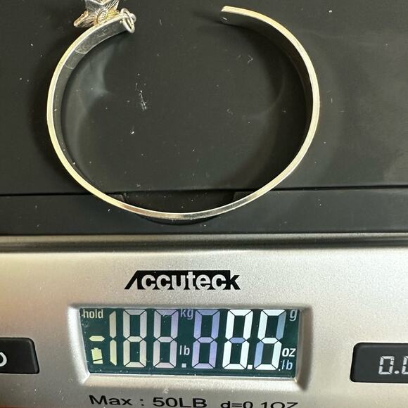 Avon NRQ Silver Cuff bracelet BELIEVE IN YOURSELF Dangling Star Charm Jewelry - Picture 6 of 8